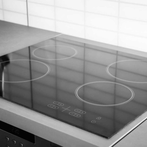 Piano cottura a induzione senza gas in una cucina Distretto Casa Costruzioni