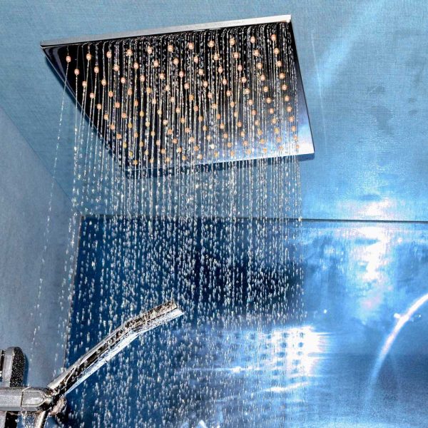 Bagno su misura con doccia walk-in in un appartamento Distretto Casa Costruzioni